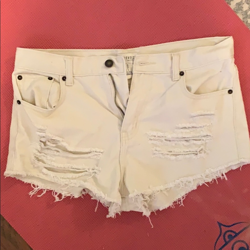 white jean shorts
